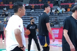 开云官网-媒体人:张明池顶替张文逸进入广东队今晚大名单