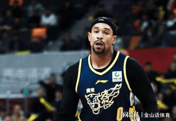 开云APP-坑爹啊!全场12投2中+上空篮不中,杜锋忍无可忍,追着他一顿斥责