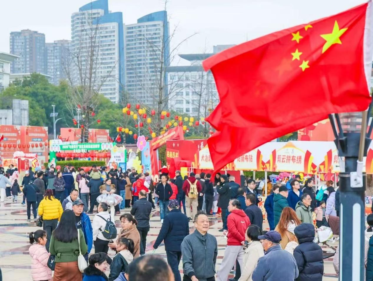 开云在线-“楚超”提上日程 湖北两会相关提案获创纪录的148位委员联名响应